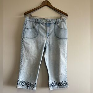 Vintage Style Penmans Stretch Light Wash Embroidered Hem Women’s Capri Jeans